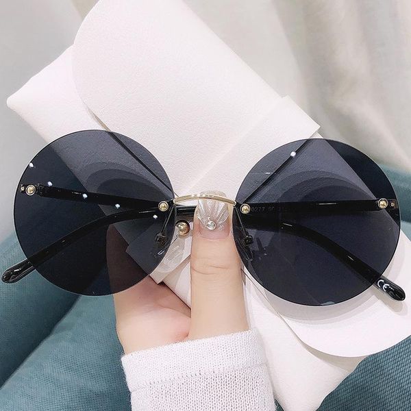 frameless fashion street shooting resin sunglasses gradient round frame retro outdoor driving, White;black
frameless fashion street shooting resin sunglasses gradient round frame retro outdoor driving, White;black