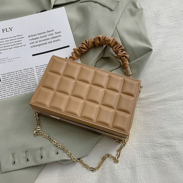 handbag bag female 2021 urban simple buckle portable small square fashion chain metal lattice single shoulder
handbag bag female 2021 urban simple buckle portable small square fashion chain metal lattice single shoulder
