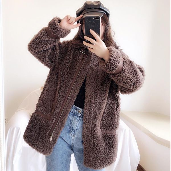 women's fur & faux 2021 winter coat particle sheep shearling jacket womens lamb fleece wool overcoat one piece of outerwear female, Black
women's fur & faux 2021 winter coat particle sheep shearling jacket womens lamb fleece wool overcoat one piece of outerwear female, Black