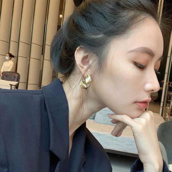 925 silver needle geometric twist simple metal personality minority matte temperament earrings female
925 silver needle geometric twist simple metal personality minority matte temperament earrings female