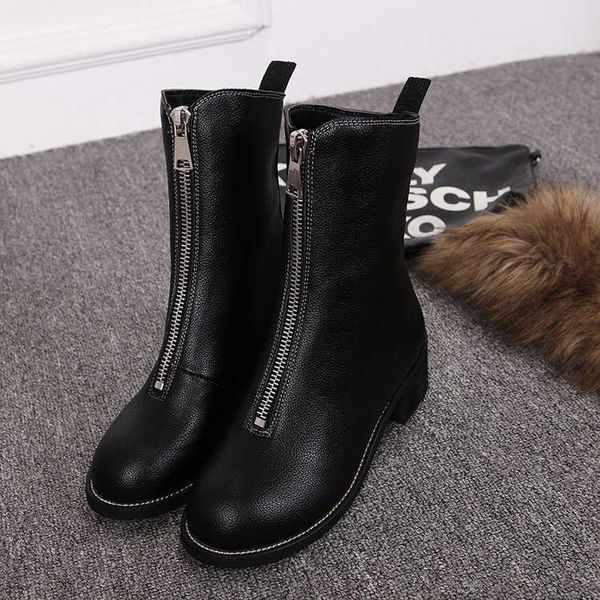 boots in autumn and winter of 2021, Black
boots in autumn and winter of 2021, Black