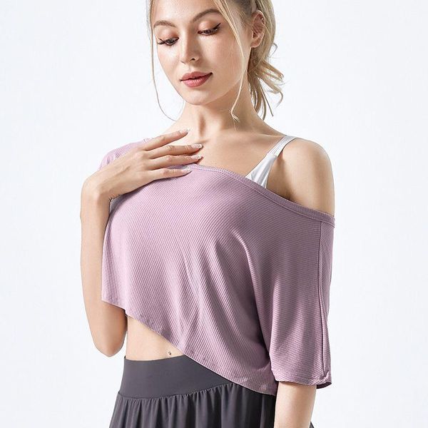 yoga outfit short t-shirt women summer sleeve running quick-drying breathable sports navel loose solid fitness gym clothes
yoga outfit short t-shirt women summer sleeve running quick-drying breathable sports navel loose solid fitness gym clothes