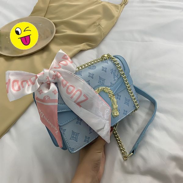 design jewelry female new fashion textured printed net red single shoulder messenger bag small square bag
design jewelry female new fashion textured printed net red single shoulder messenger bag small square bag