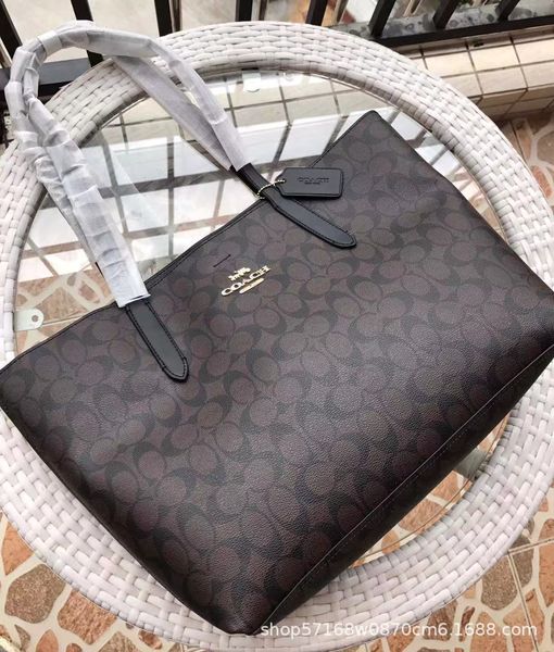 tot bag female carriage double face son mother one shoulder hand old flower unicorn open ole mama luxuryss designerss yw
tot bag female carriage double face son mother one shoulder hand old flower unicorn open ole mama luxuryss designerss yw