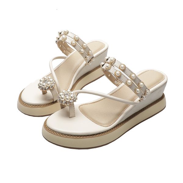 pearl fashion super fiber leather slope heel thick bottom imitation water table one-line buckle with more comfortable muffin sandals for, Black
pearl fashion super fiber leather slope heel thick bottom imitation water table one-line buckle with more comfortable muffin sandals for, Black