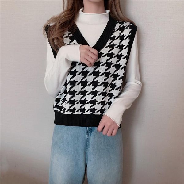 women's vests plaid retro elegant v-neck sleevesless knitted sweater for ladies fashion chic all-match bottoming 2021, Black;white
women's vests plaid retro elegant v-neck sleevesless knitted sweater for ladies fashion chic all-match bottoming 2021, Black;white