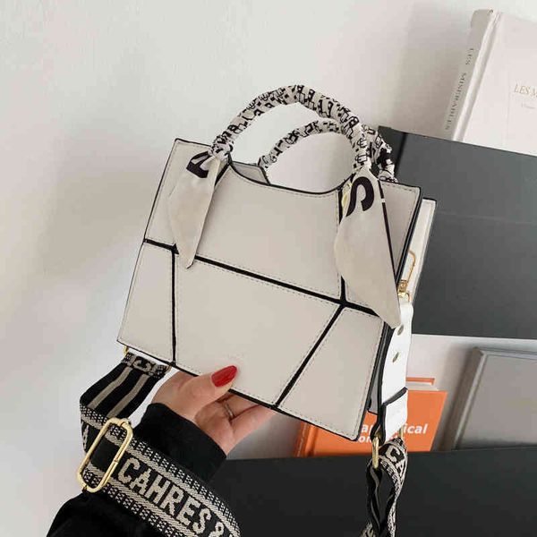 2022 factory outlet korean geometric splicing small square bag women's summer fashion silk scarf handbag simple one shoulder messenger
2022 factory outlet korean geometric splicing small square bag women's summer fashion silk scarf handbag simple one shoulder messenger