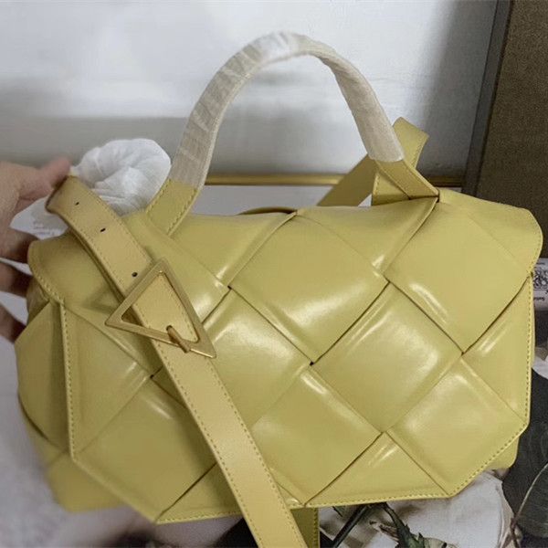 artwork womens real leather fashion bags woven flip purse cross body bag 29cm plain artwork letter handbag
artwork womens real leather fashion bags woven flip purse cross body bag 29cm plain artwork letter handbag