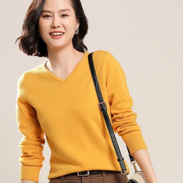 women's sweaters women 2021 autumn winter fashion v-neck cashmere sweater female short pullover knitted ladies slim warm bottoming q47, White;black
women's sweaters women 2021 autumn winter fashion v-neck cashmere sweater female short pullover knitted ladies slim warm bottoming q47, White;black