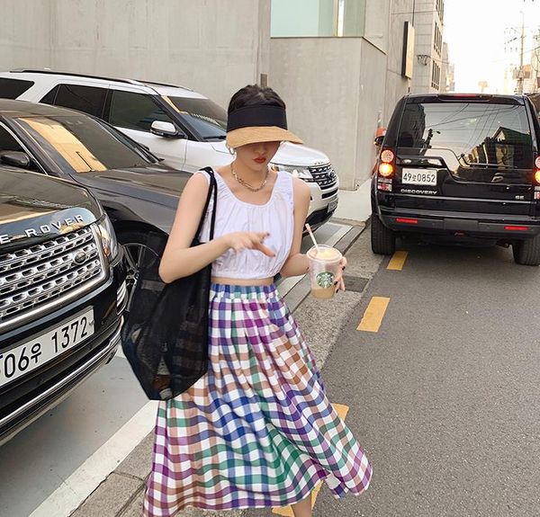2021 single shoulder bag transparent mesh large capacity fashionable lightweight shopping bags
2021 single shoulder bag transparent mesh large capacity fashionable lightweight shopping bags