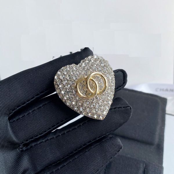 luxury men and women letter brooch suit sweater accessories gold rhinestones, Gray
luxury men and women letter brooch suit sweater accessories gold rhinestones, Gray