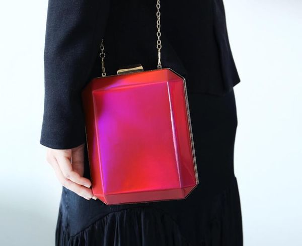 women shoulder bag pu laser fashion chains evening clutch euro-american style designer bags gilding lock purse high-capacity
women shoulder bag pu laser fashion chains evening clutch euro-american style designer bags gilding lock purse high-capacity