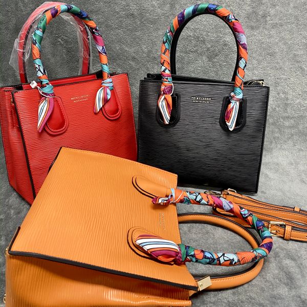 handbag inclined shoulder bag oblique cross package ladies handbags cowhide design style selling fashion british wind contracted
handbag inclined shoulder bag oblique cross package ladies handbags cowhide design style selling fashion british wind contracted