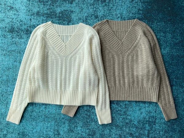 women's sweaters ladies 2021 fashion long sleeve solid color retro twisted cable v-neck cashmere sweater 1110, White;black
women's sweaters ladies 2021 fashion long sleeve solid color retro twisted cable v-neck cashmere sweater 1110, White;black