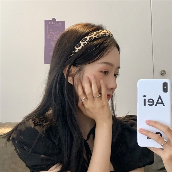 a60s small number of leopard print small amount of leopard plush plush hairband headbands female korean temperament versatile simple headba, Silver
a60s small number of leopard print small amount of leopard plush plush hairband headbands female korean temperament versatile simple headba, Silver