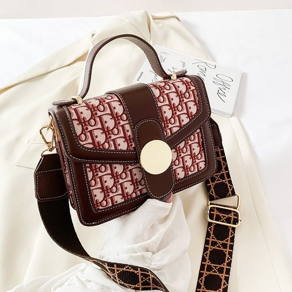bag women's 2020 new trendy korean messenger wide belt versatile foreign style printed one shoulder small square bag
bag women's 2020 new trendy korean messenger wide belt versatile foreign style printed one shoulder small square bag