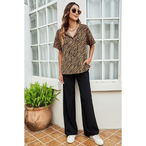 ethnic clothing fashion loose street hipster casual t-shirt with slit hem round neck short sleeve single breasted printed lm9455, Red
ethnic clothing fashion loose street hipster casual t-shirt with slit hem round neck short sleeve single breasted printed lm9455, Red