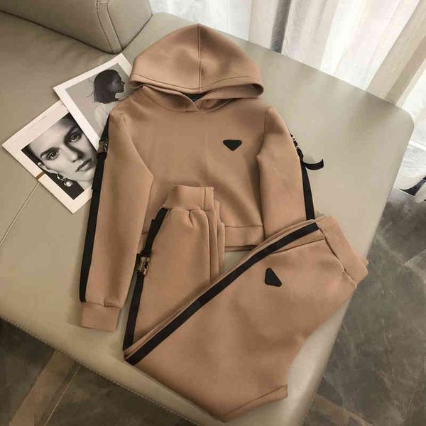 women's two piece pants 21fw womens chic pants women tracksuits sets terry hoodie sweater wool prad letters for women slim hoodies knit, White
women's two piece pants 21fw womens chic pants women tracksuits sets terry hoodie sweater wool prad letters for women slim hoodies knit, White