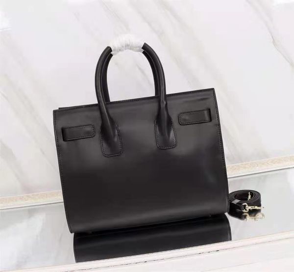 r luxury bags lady's handbags, 2021 fashion handbag high-end brand high-quality messenger bag, suitable for living and going outcarry,
r luxury bags lady's handbags, 2021 fashion handbag high-end brand high-quality messenger bag, suitable for living and going outcarry,