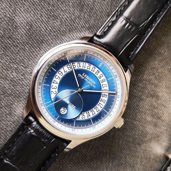wristwatches men's watch stainless steel waterproof fashion business luminous calendar blue dial, Slivery;brown
wristwatches men's watch stainless steel waterproof fashion business luminous calendar blue dial, Slivery;brown