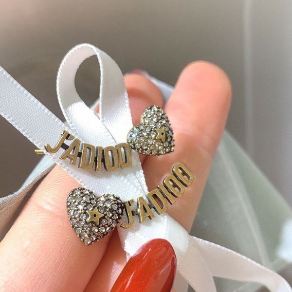 design jewelry years classic diamond inlaid love letter ear clip net red temperament female, Golden
design jewelry years classic diamond inlaid love letter ear clip net red temperament female, Golden