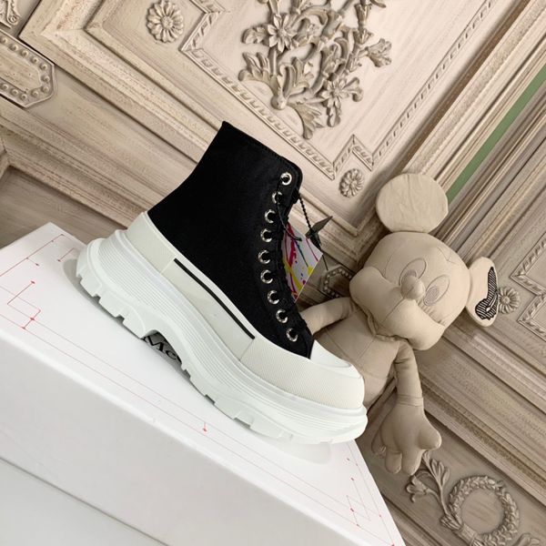 designer men and women couple sports casual shoes cloudbust thunder high-quality rubber sole 3d all-match fashion 36-46, Black 
designer men and women couple sports casual shoes cloudbust thunder high-quality rubber sole 3d all-match fashion 36-46, Black