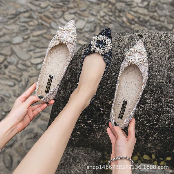 women's autumn fashion new pearl round buckle pointed soft-soled shoes women's large size shoes 35-43 women's single shoes y0, Black 
women's autumn fashion new pearl round buckle pointed soft-soled shoes women's large size shoes 35-43 women's single shoes y0, Black