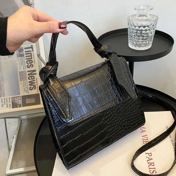fashionably textured shoulder bag with crocodile-print small square pu lady leather purse handbags women bags designer
fashionably textured shoulder bag with crocodile-print small square pu lady leather purse handbags women bags designer