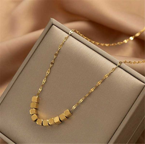 titanium steel simple compact and exquisite solid love necklace geometric shape twelve small square does not fade pendant necklaces, Silver
titanium steel simple compact and exquisite solid love necklace geometric shape twelve small square does not fade pendant necklaces, Silver
