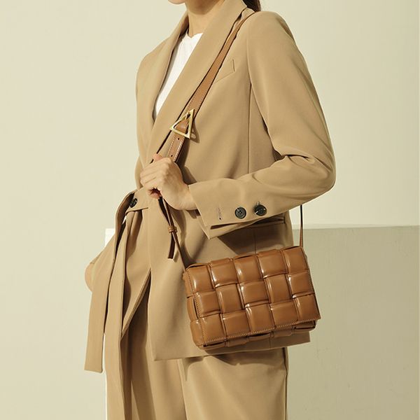 unique design womens chain fashion bag comfortable leather woven style totes handbag minimalist boutique essential single shoulder messenger
unique design womens chain fashion bag comfortable leather woven style totes handbag minimalist boutique essential single shoulder messenger