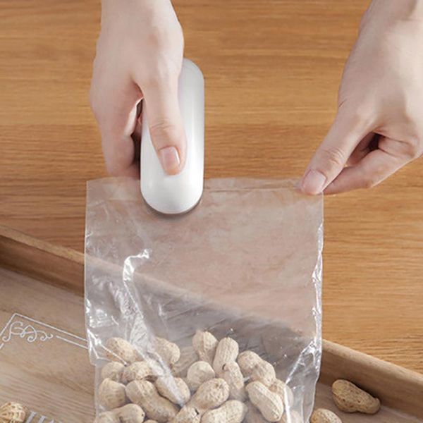 bag clips mini portable sealing machine handheld packing home snack plastic saver storage kitchen accessories fj
bag clips mini portable sealing machine handheld packing home snack plastic saver storage kitchen accessories fj