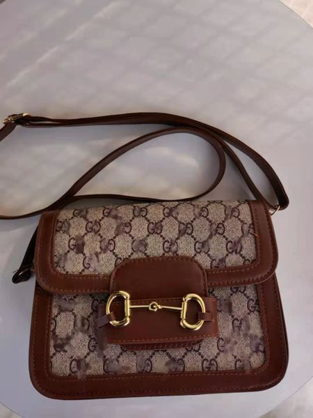 luxury design handbag 2021 saddle 2021 net red underarm women's new fashion small square bag single shoulder messenger bag
luxury design handbag 2021 saddle 2021 net red underarm women's new fashion small square bag single shoulder messenger bag