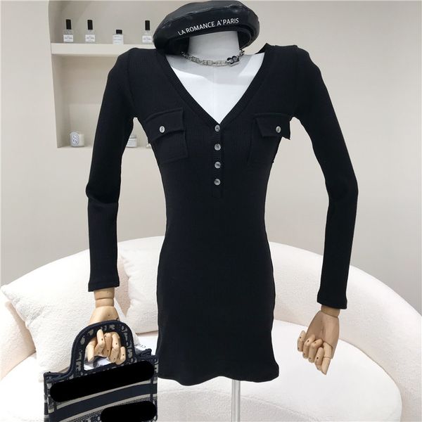 spring summer 2021 fashion niche design pocket adornment tight with low-v mid hip wrap dress, Black;gray
spring summer 2021 fashion niche design pocket adornment tight with low-v mid hip wrap dress, Black;gray