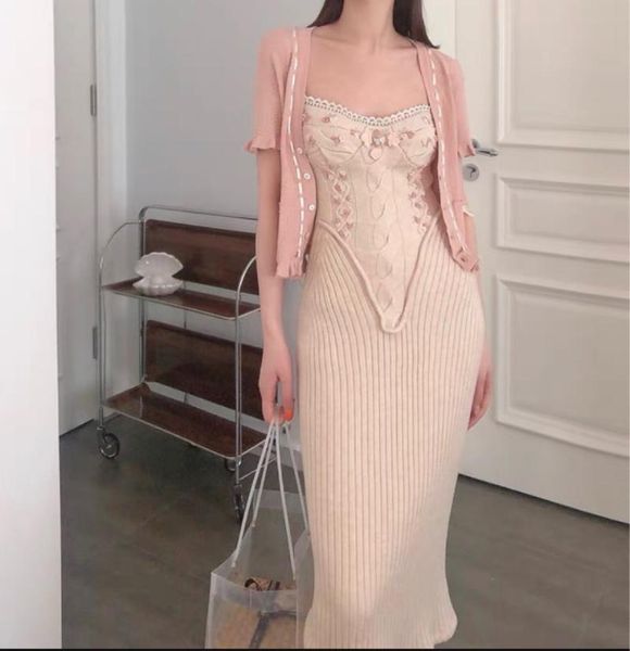 casual dresses stunning high end embroidery flower knitted long dress vintage party princess spaghetti strap lace robe longue vestido largo, Black;gray
casual dresses stunning high end embroidery flower knitted long dress vintage party princess spaghetti strap lace robe longue vestido largo, Black;gray