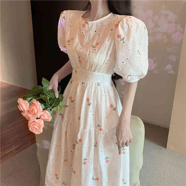 summer white dress women flower embroidery puff sleeve vintage korean clothing midi female robe 210514, Black;gray
summer white dress women flower embroidery puff sleeve vintage korean clothing midi female robe 210514, Black;gray