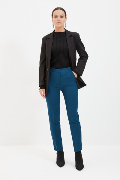 women's pants & capris trendyol woven carrot fit casual mould tctaw22tp0018, Black;white
women's pants & capris trendyol woven carrot fit casual mould tctaw22tp0018, Black;white