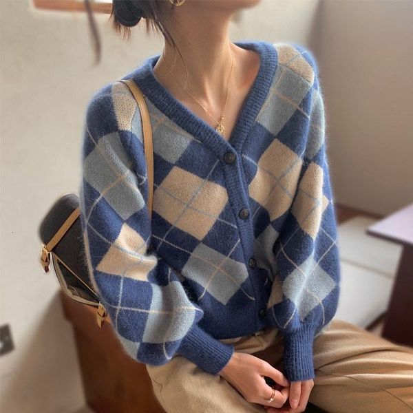 women's sweaters spring diamond plaid knitted cardigan jacket coat loose retro french niche v-neck explosive sweater 7eem, White;black
women's sweaters spring diamond plaid knitted cardigan jacket coat loose retro french niche v-neck explosive sweater 7eem, White;black