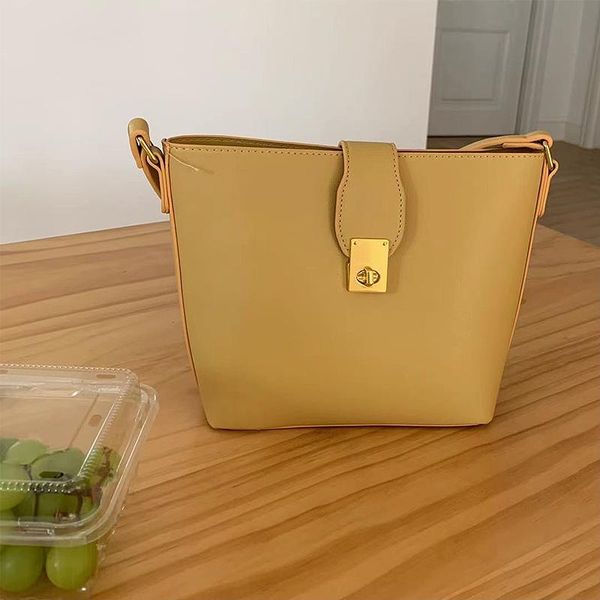 evening bags ladies large bucket vintage pu leather women 2021 fashion crossbody hand bag lady trend handbags and purses 9372
evening bags ladies large bucket vintage pu leather women 2021 fashion crossbody hand bag lady trend handbags and purses 9372