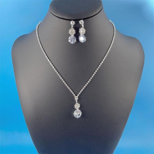 earrings & necklace water drop rhinestone long pendant full crystal silver plated and elegant bridal wedding jewelry set
earrings & necklace water drop rhinestone long pendant full crystal silver plated and elegant bridal wedding jewelry set
