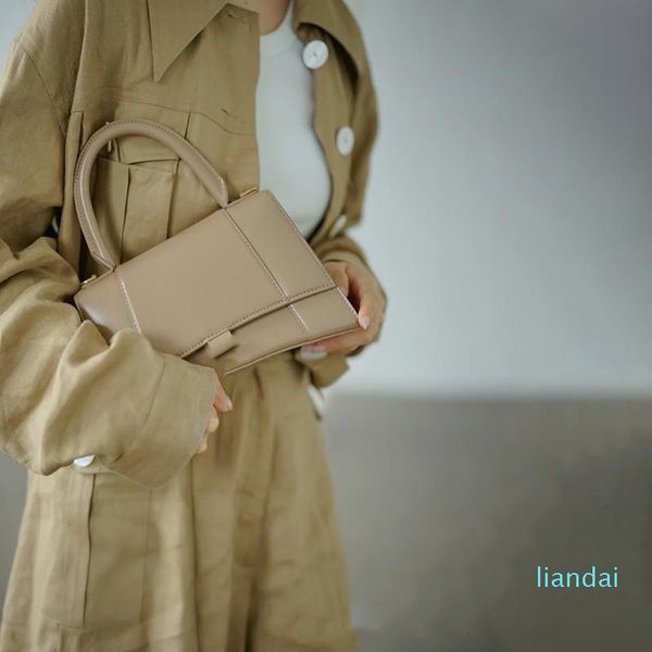 evening bags female bag 2021 genuine leather crocodile pattern crescent hourglass single shoulder messenger handbag
evening bags female bag 2021 genuine leather crocodile pattern crescent hourglass single shoulder messenger handbag