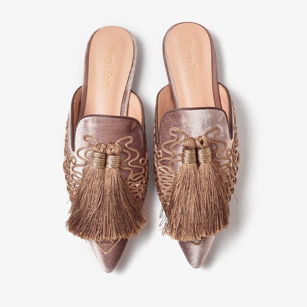 dress shoes mules women flannelette retro shoes tassel embroidery decoration pointed toe outdoor ladies flats handmade 36196, Black
dress shoes mules women flannelette retro shoes tassel embroidery decoration pointed toe outdoor ladies flats handmade 36196, Black