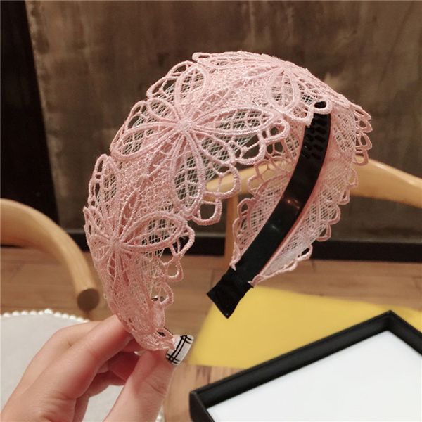 Womens Wide-Brimmed Lace Hollow Headband Fashion Korean Style Girls Flower Hair Band Retro Hair Accessories Non-Slip Headdress
Womens Wide-Brimmed Lace Hollow Headband Fashion Korean Style Girls Flower Hair Band Retro Hair Accessories Non-Slip Headdress