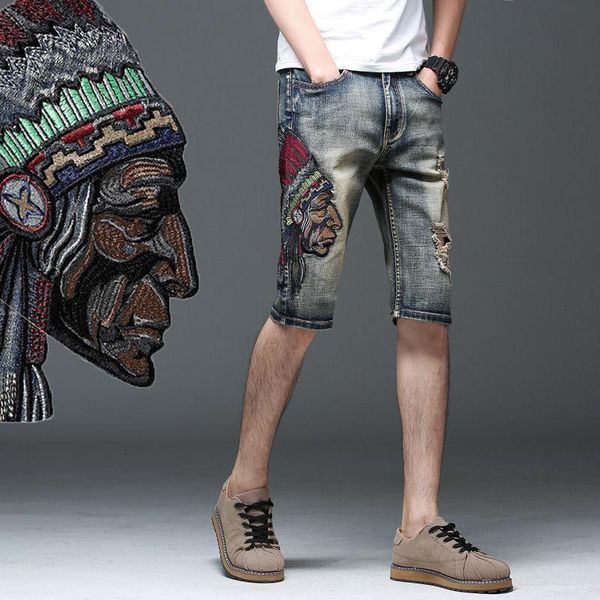 the retro ripped denim shorts men's personality embroidery flower trend self-cultivation small feet pants with stretch, White;black
the retro ripped denim shorts men's personality embroidery flower trend self-cultivation small feet pants with stretch, White;black
