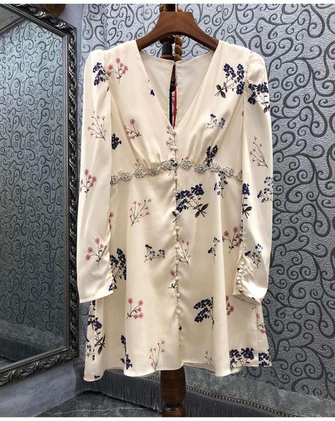 casual dresses est fashion designer dress 2021 autumn women v-neck vintage floral print beading deco long sleeve party elegant vestido, Black;gray
casual dresses est fashion designer dress 2021 autumn women v-neck vintage floral print beading deco long sleeve party elegant vestido, Black;gray