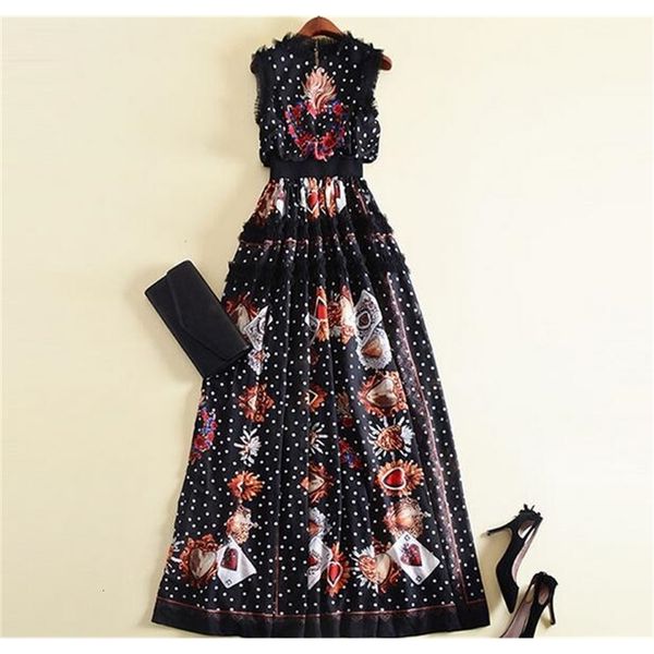 europe and the united states catwalk models three-dimensional embroidery flowers fungus printed silk blend, Black
europe and the united states catwalk models three-dimensional embroidery flowers fungus printed silk blend, Black