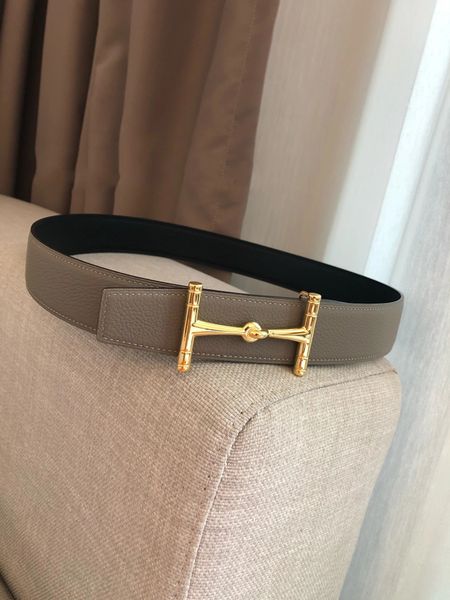 2021 new he023high-end h herm private custom men's and women's belts fashion light leather ladies belt, Black;brown
2021 new he023high-end h herm private custom men's and women's belts fashion light leather ladies belt, Black;brown