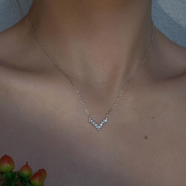 chains modern jewelry v shape pendant necklace 2021 design zircon chain for girl lady gifts, Silver
chains modern jewelry v shape pendant necklace 2021 design zircon chain for girl lady gifts, Silver