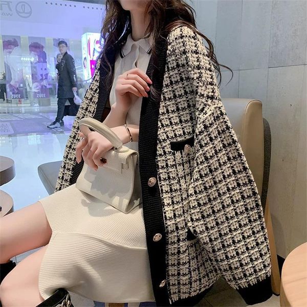 qnpqyx women sweater jacket 2021 oversized knitted cardigans loose plaid jumpers korean clothing robe long elegnat female coat, White;black
qnpqyx women sweater jacket 2021 oversized knitted cardigans loose plaid jumpers korean clothing robe long elegnat female coat, White;black