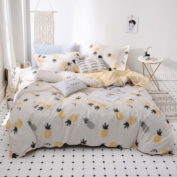 all four piece set of pure cotton cartoon flowers small fresh twill bedding 1.5m/1.8m
all four piece set of pure cotton cartoon flowers small fresh twill bedding 1.5m/1.8m