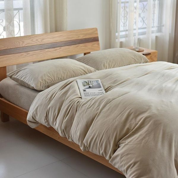 bedding sets bedroom four-piece bed linen set winter thick warmth solid color velvet duvet cover fashion simple family el
bedding sets bedroom four-piece bed linen set winter thick warmth solid color velvet duvet cover fashion simple family el